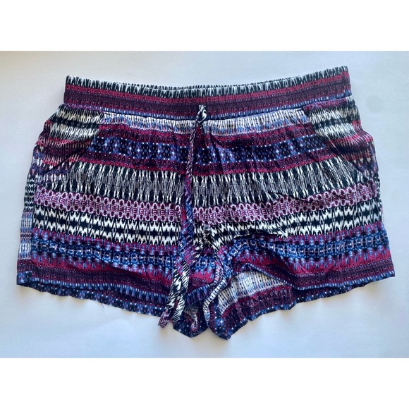 Flowy Shorts Purple / Black / White - Picture 2 of 4